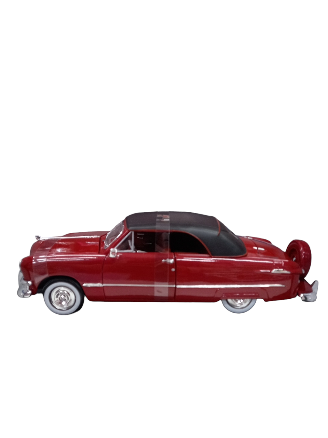 Miniatura 1950 Ford Special Edition 1/18 – Maisto